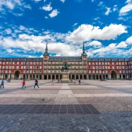 Apartamento Con Encanto Junto A La Plaza Mayor Madrid Exterior photo