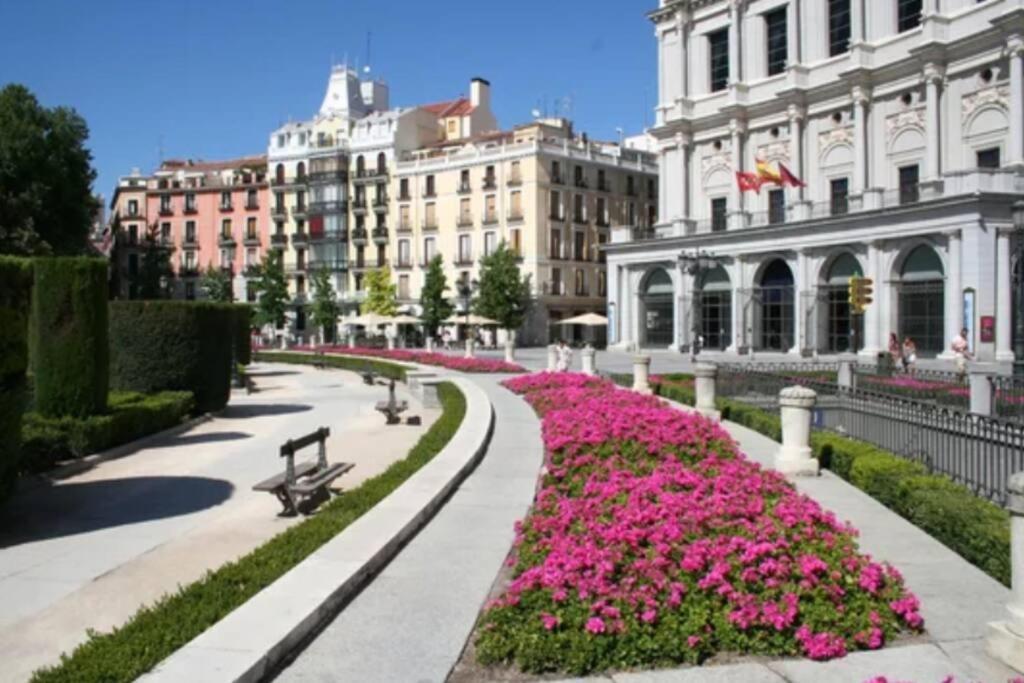 Con Encanto Junto A La Plaza Mayor * Madrid